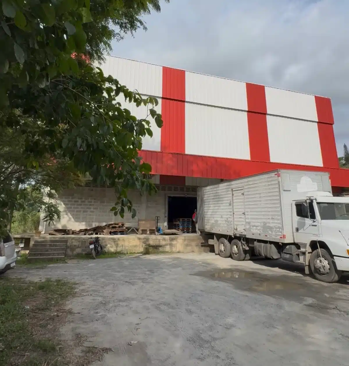 supermercado que utiliza a conferencia cega no recebimento